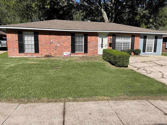 Building Photo - 5115 Woodlawn Ave