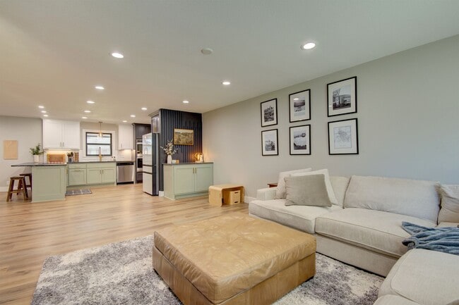 Building Photo - Gorgeous, updated home, turn-key and ready...