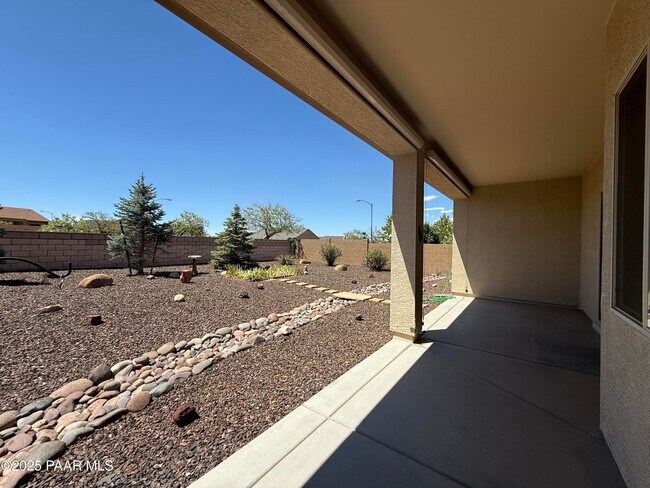 Building Photo - 4678 Edgemont Rd