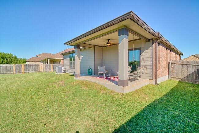 Building Photo - Cozy 3BR/2BA Home with Covered Deck & Fenc...