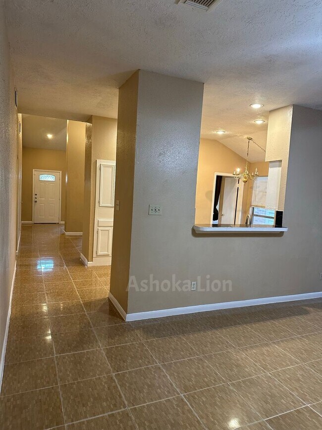 Building Photo - Beautiful 4 bedroom 2 bath home for rent