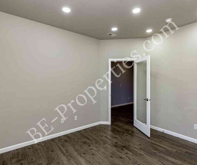 Building Photo - Tehaleh Home