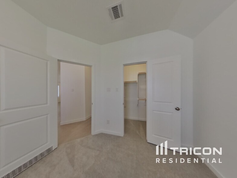 Building Photo - 3024 Pintail St