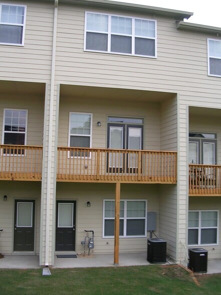 Building Photo - 2043 Cobblestone Cir NE