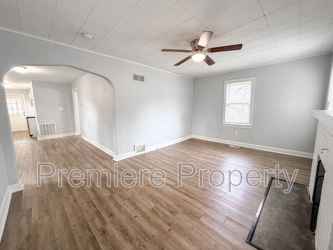 Building Photo - 36 N Poe St