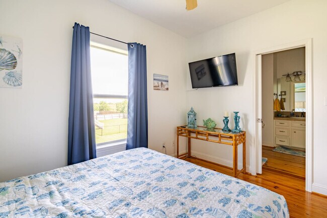 Building Photo - 814 Helen Blvd