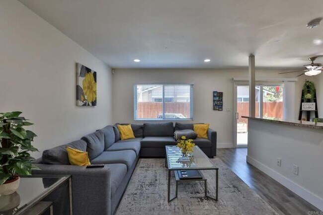 Building Photo - Single Story Condo