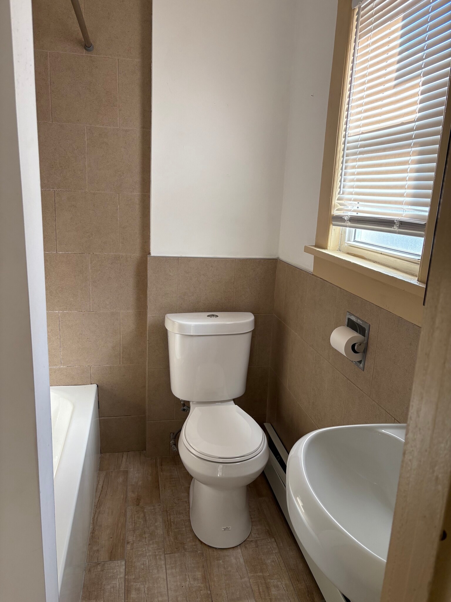 Building Photo - 314 South Ave E