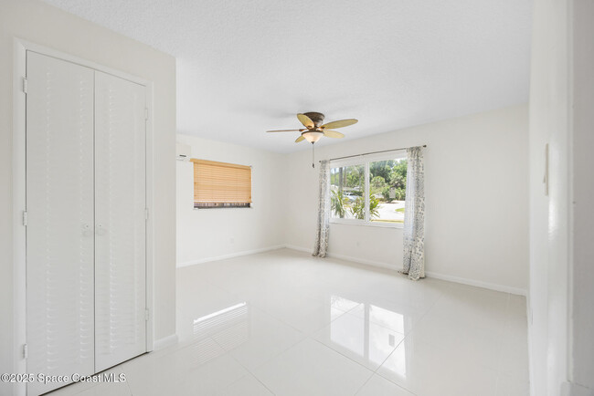 Building Photo - 382 Chester Dr
