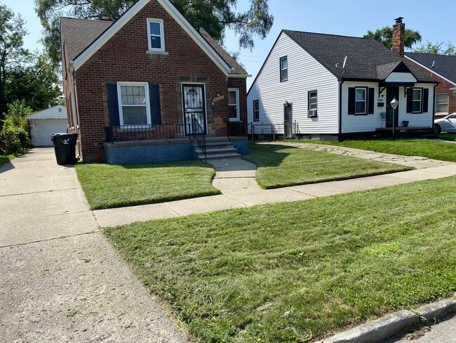 Primary Photo - 19691 Rogge St