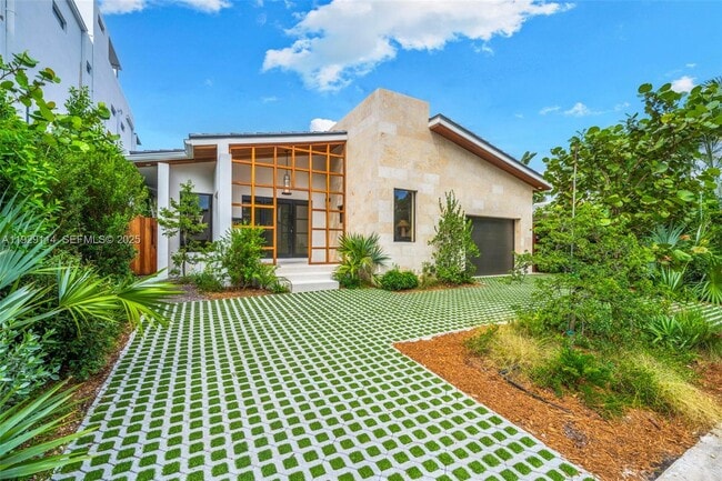 Building Photo - 1815 Fairhaven Pl