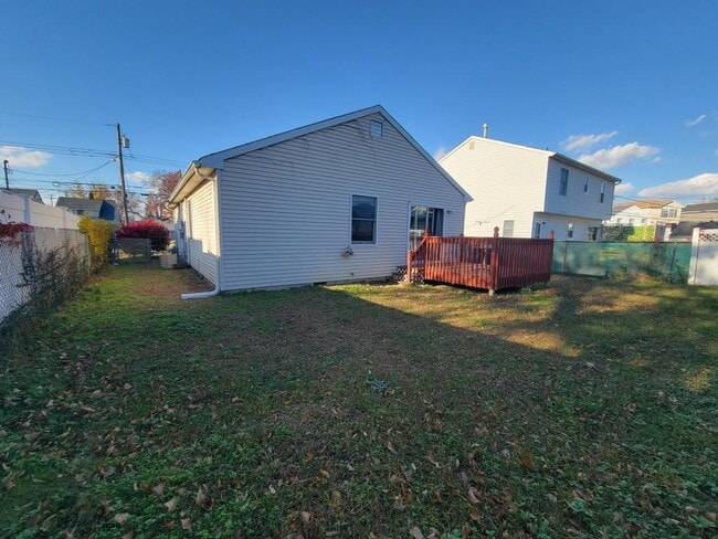 Building Photo - 62 Seabreeze Way