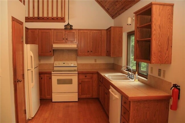 Building Photo - 225 Brigham Tavern Rd