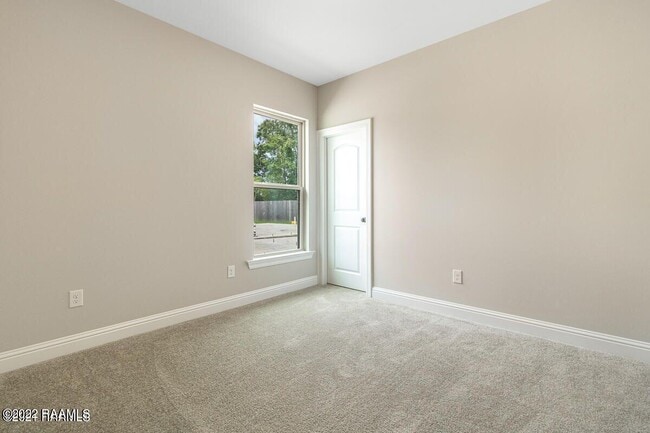 Building Photo - 211 Sparrowhawk St