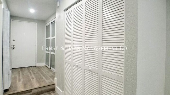 Building Photo - 14045 Bayside Dr