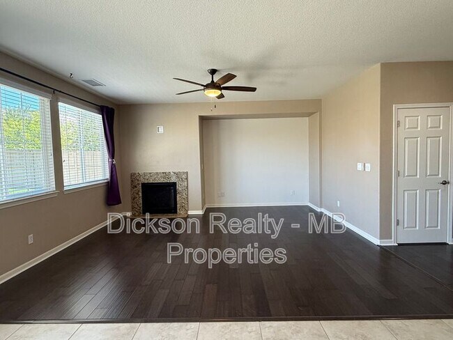 Building Photo - 10760 Ridgebrook Dr