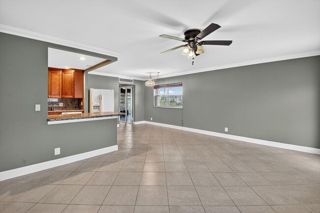 Building Photo - 94 Valencia C