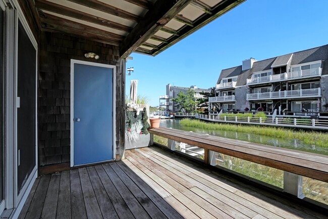 Building Photo - 903 Harbour Cove