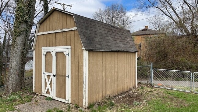 Building Photo - 1561 Sacramento Ave