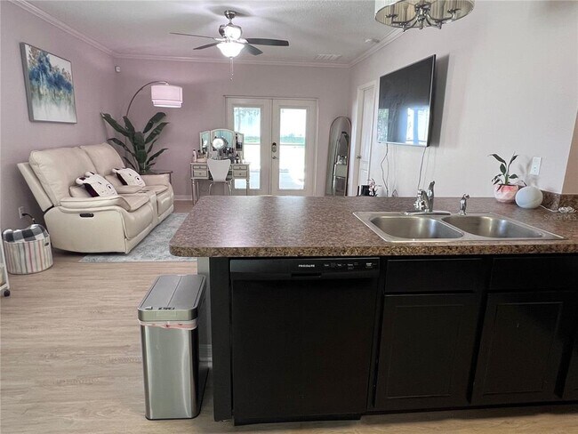 Building Photo - 10120 Hawk Storm Ave