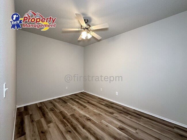 Building Photo - 2688 N Cinnamon Pl