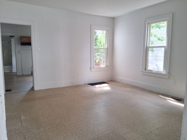 Building Photo - Spacious 3 Bedroom House FOR RENT in Bridgeton $1650