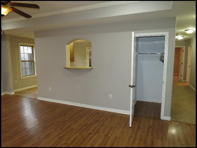 Building Photo - 3323 Moss Creek Dr