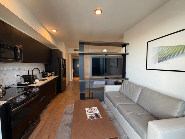 Building Photo - 398 NE 5th St