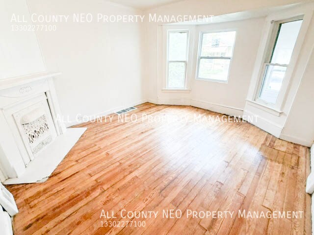 Building Photo - 519 E 103rd St