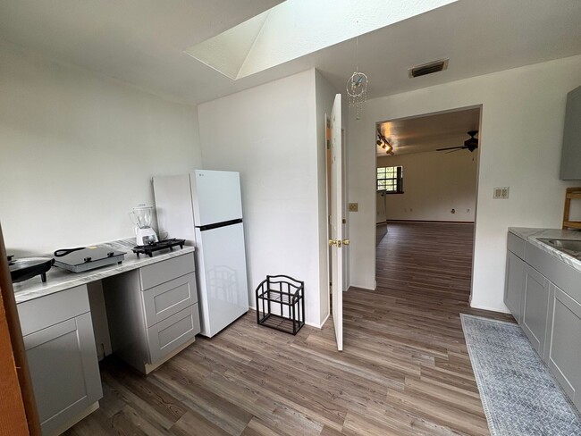 Building Photo - Large studio apartment with use of pool!