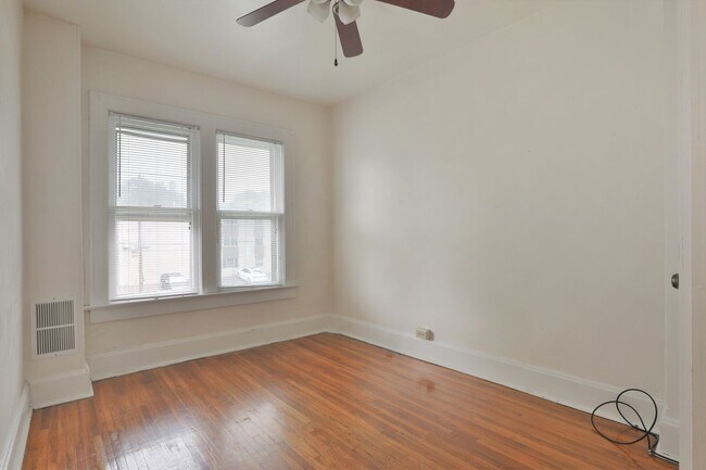 Building Photo - Central Campus - Newly renovated 4 Bedroom 2 Bathroom House