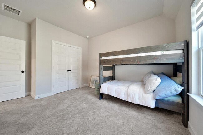 Building Photo - 332 Coldwater Creek Ct