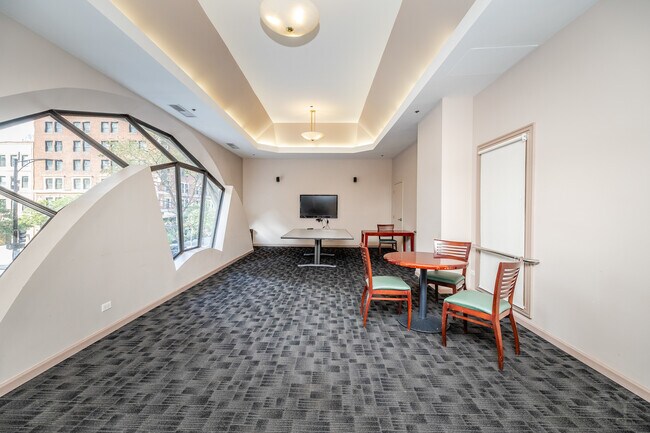 Building Photo - 70 W Huron St