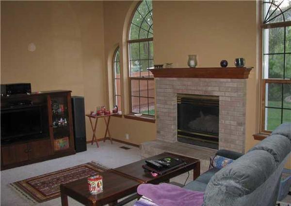 Building Photo - Spacious Rockrimmon Home for Rent – Cul-de-Sac Location!