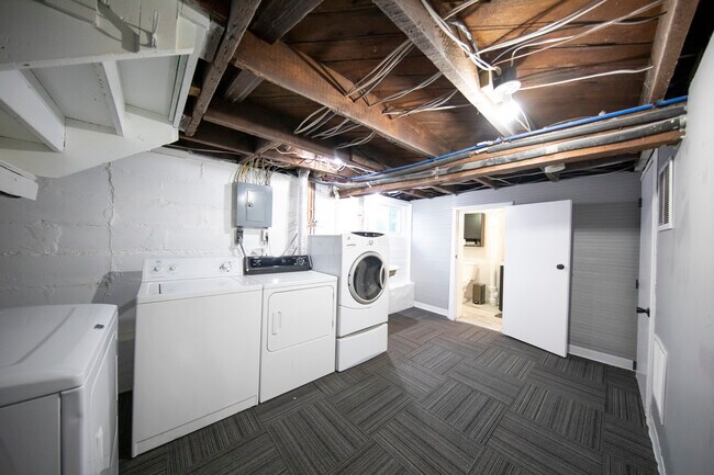 Building Photo - 749 New Hampshire St