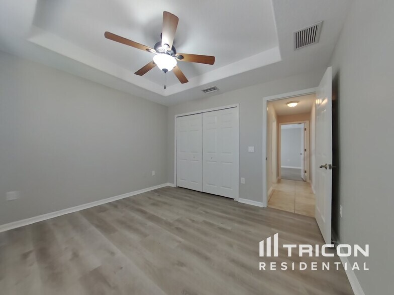Building Photo - 12229 Helios Ave