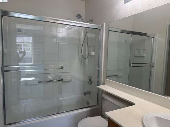 Building Photo - 3162 Golden Crest Common