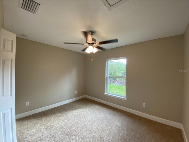 Building Photo - 3011 SW 140th Loop