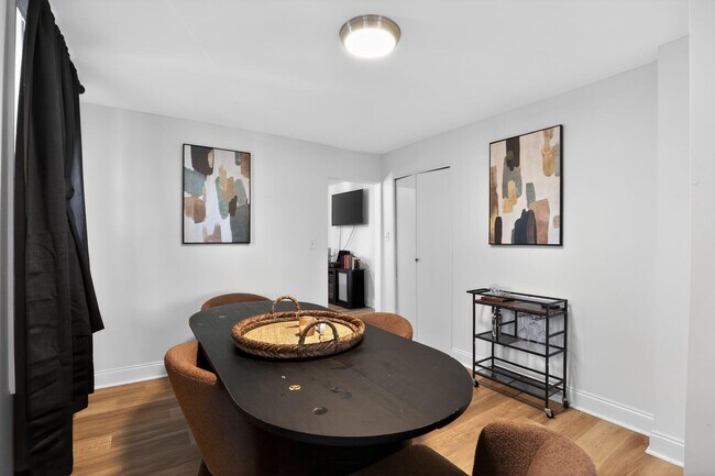 Building Photo - 47 E Madison Ave