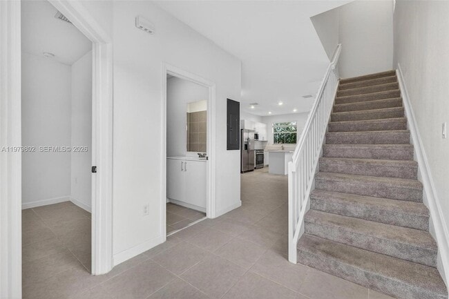 Building Photo - 2650 SE 29th St