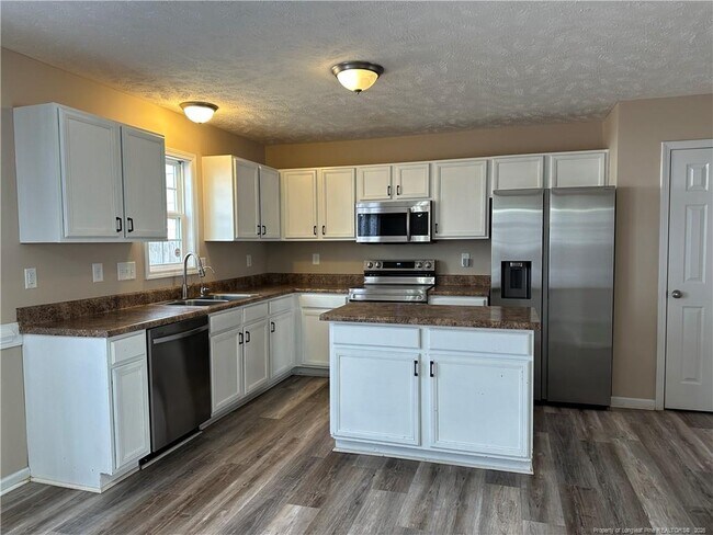 Building Photo - 2120 St Nicholas Dr