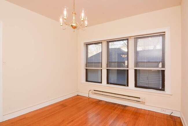 Building Photo - 1324 Oak Ave