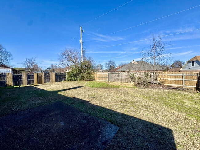 Building Photo - 6416 Valley Oak Dr