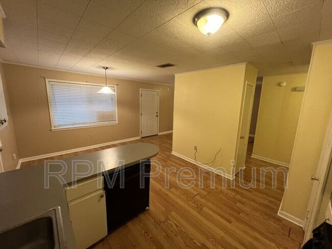 Building Photo - 4143 Nelson St