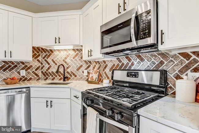 Building Photo - 12527 Heykens Ln