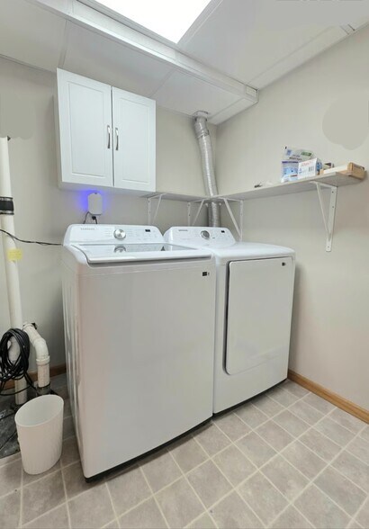 Building Photo - 615 Rachael St