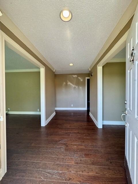 Building Photo - 3810 N Rainbow Farm Rd