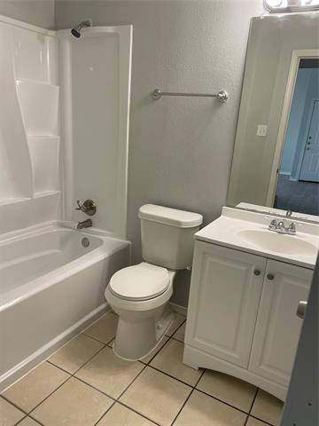 Building Photo - 923 Azalia Dr