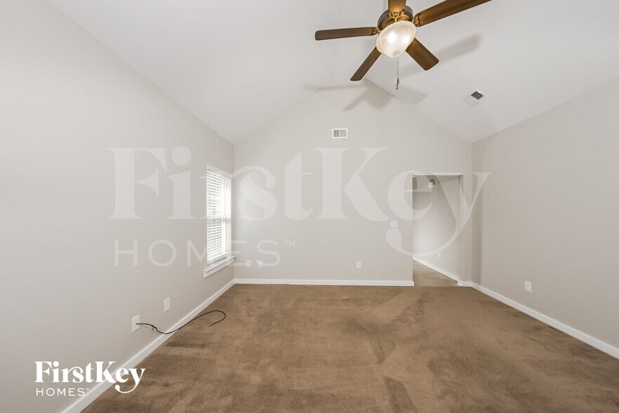 Building Photo - 563 Kincaid Cove Ln