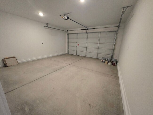 Building Photo - 3 Bedroom 2 Bathroom BELLA VISTA FARMS PRE...